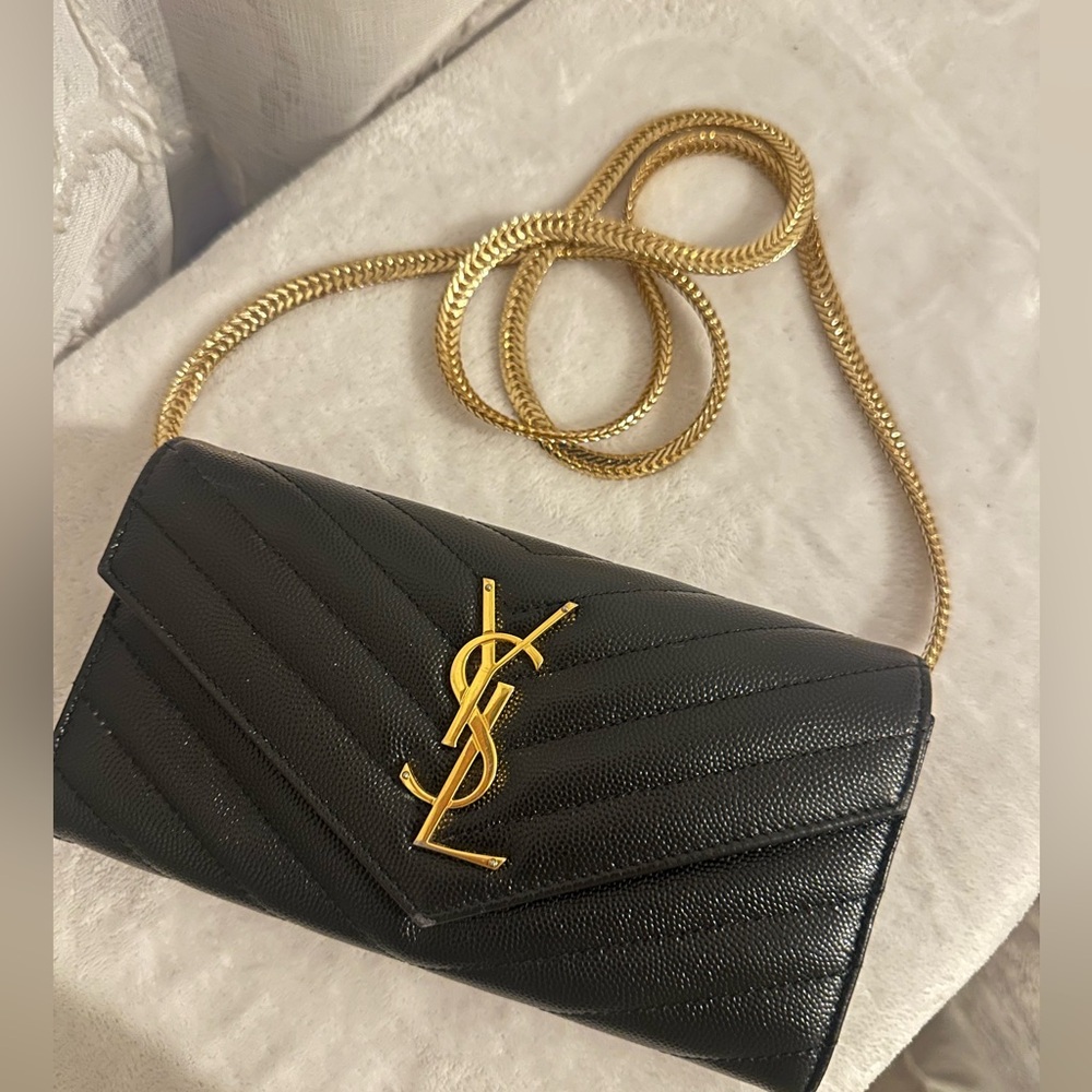 ⭕️sold other site⭕️ YSL 2019 PORTEFEUILLE FAMME MO
CUIR long wallet clutch